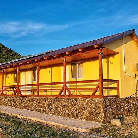 Cabana Varad Coronini Moldova Veche ภายนอก รูปภาพ
