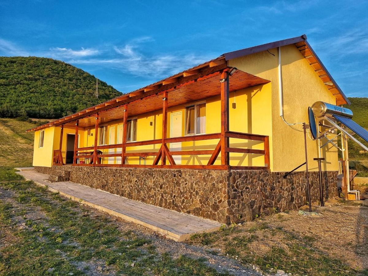 Cabana Varad Coronini Moldova Veche ภายนอก รูปภาพ