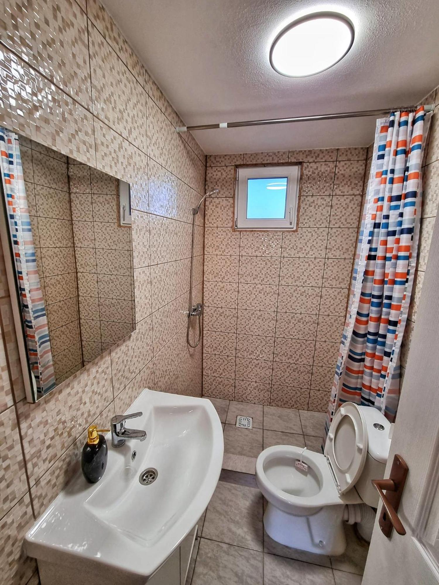 Cabana Varad Coronini Moldova Veche ภายนอก รูปภาพ