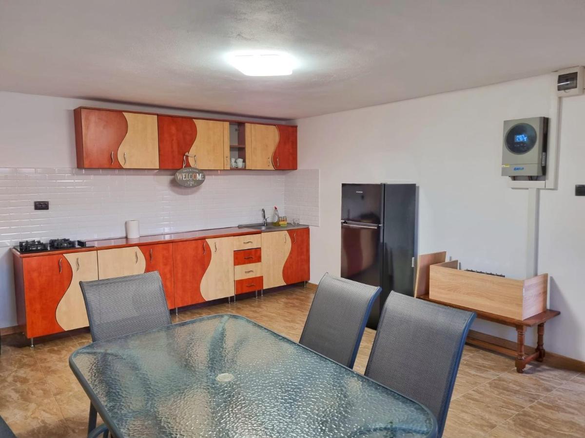 Cabana Varad Coronini Moldova Veche ภายนอก รูปภาพ