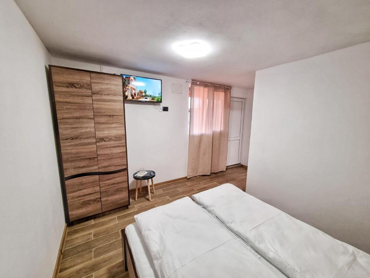 Cabana Varad Coronini Moldova Veche ภายนอก รูปภาพ