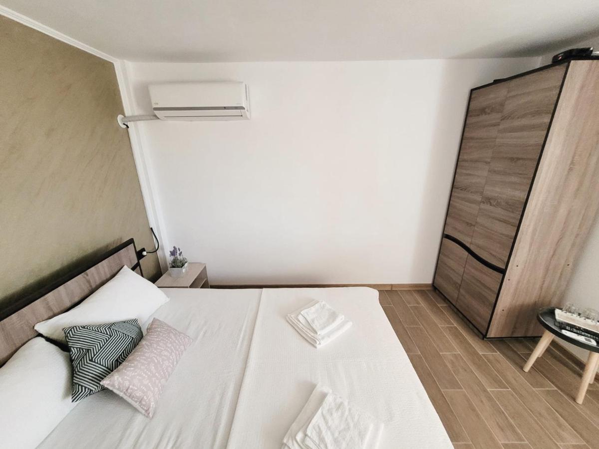 Cabana Varad Coronini Moldova Veche ภายนอก รูปภาพ