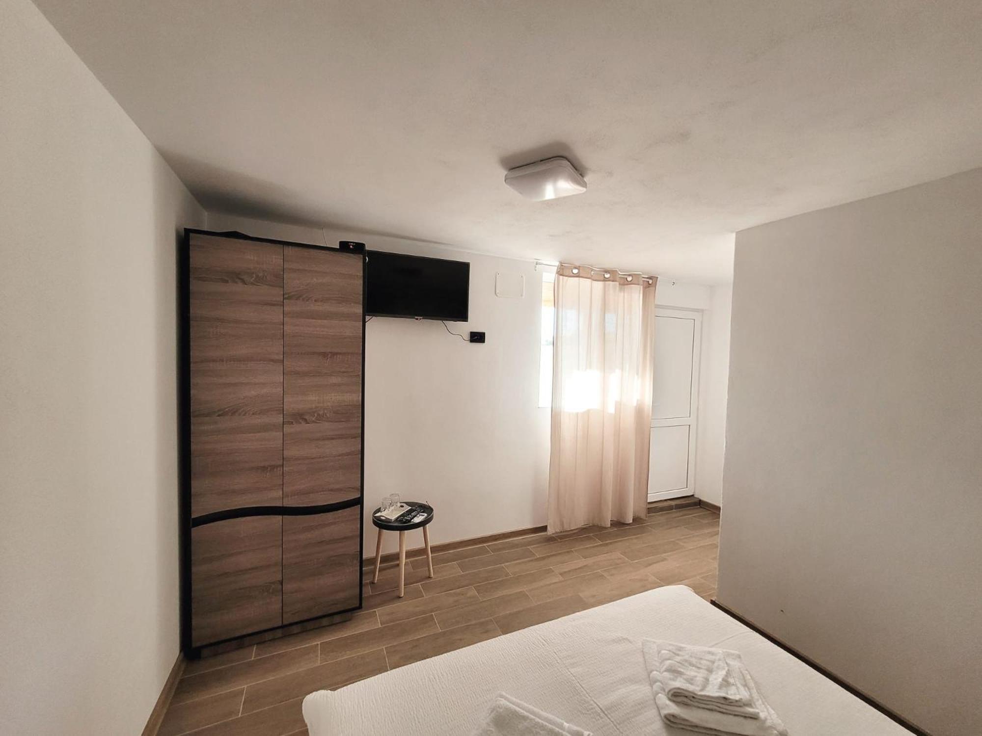 Cabana Varad Coronini Moldova Veche ภายนอก รูปภาพ