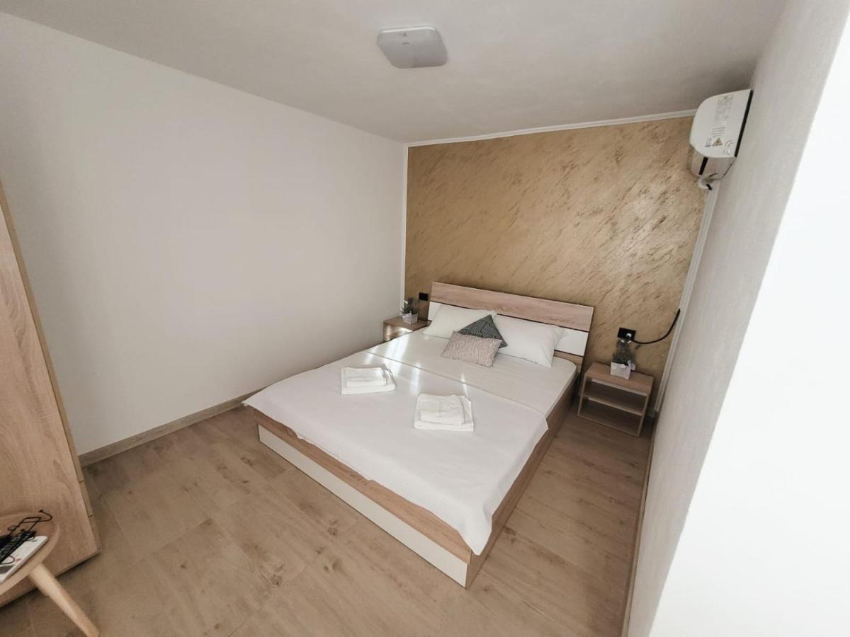 Cabana Varad Coronini Moldova Veche ภายนอก รูปภาพ