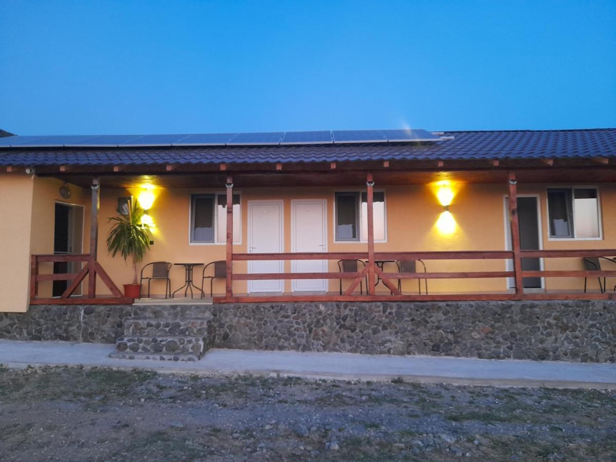 Cabana Varad Coronini Moldova Veche ภายนอก รูปภาพ