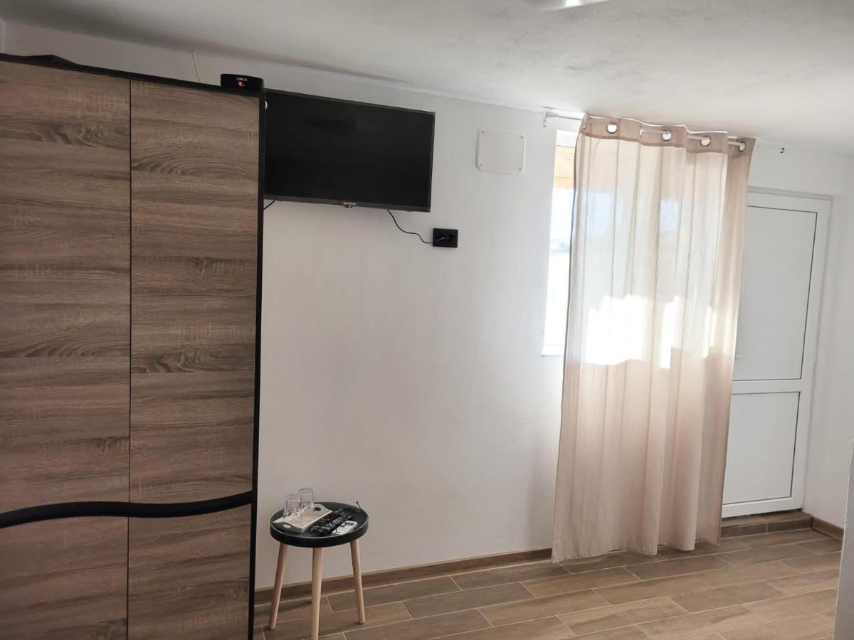 Cabana Varad Coronini Moldova Veche ภายนอก รูปภาพ